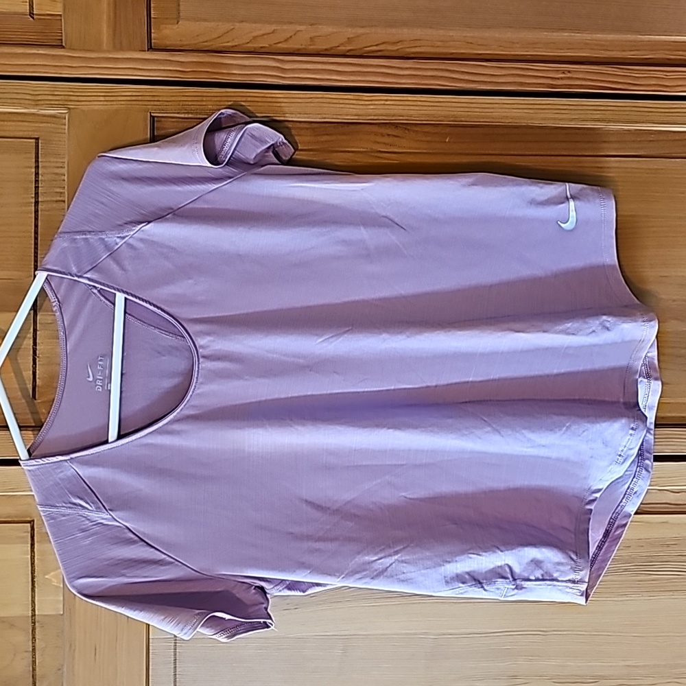 Nike top